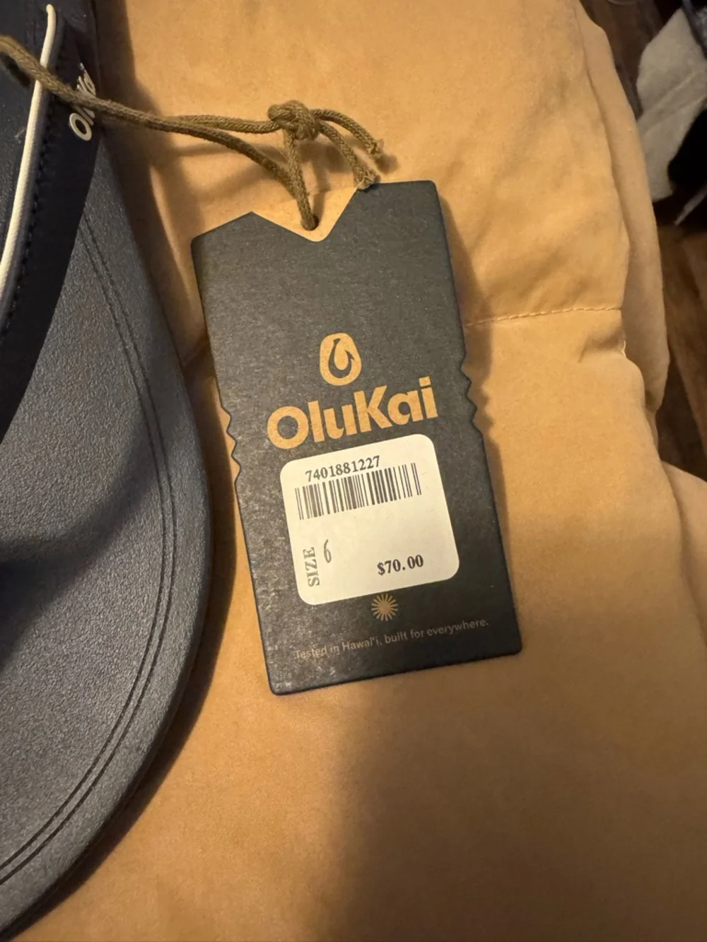 NWT Olukai ‘Uiki Navy Flip Flop Sandals with White Trim Water Friendly - Picture 2 of 3
